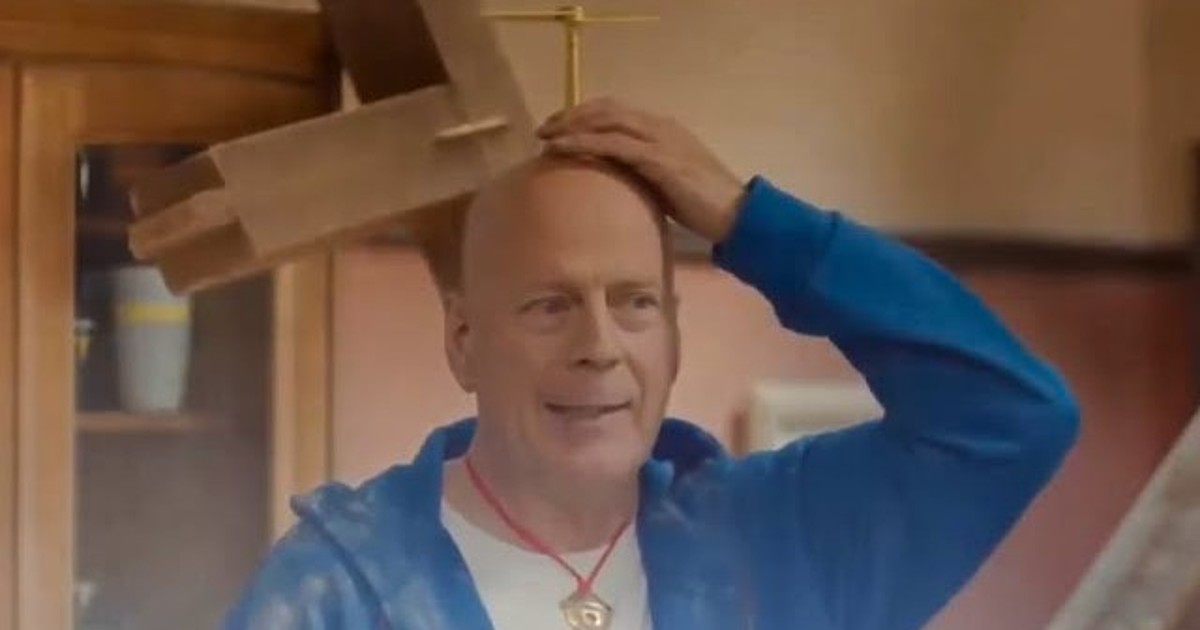 Actor Bruce Willis Crashes Into a House as Doraemon in TV Ad - Interest -  Anime News Network