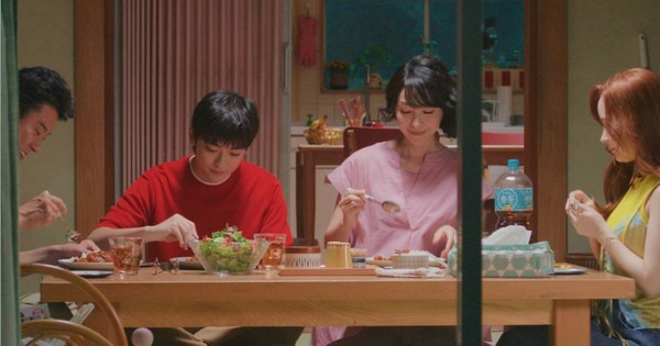 OMG! Shin-chan's Family is BACK Together in NEW Live-Action Ad! (Shiro's Missing Though?!)