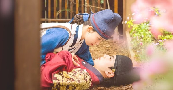 Royal Romance & Delicious Dishes!  'Bon Appétit, Your Majesty' Conquers Netflix!