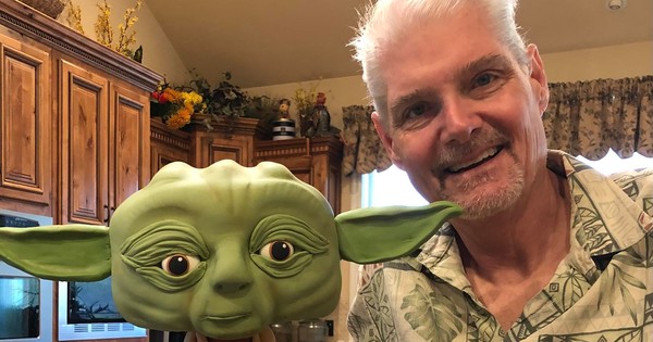 Voice Actor Tom Kane Dies