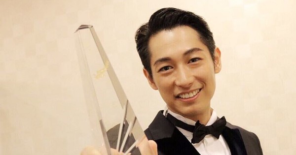 Japanese Men Pick Yuri on Ice! Singer As Top Guy to Hug - Interest