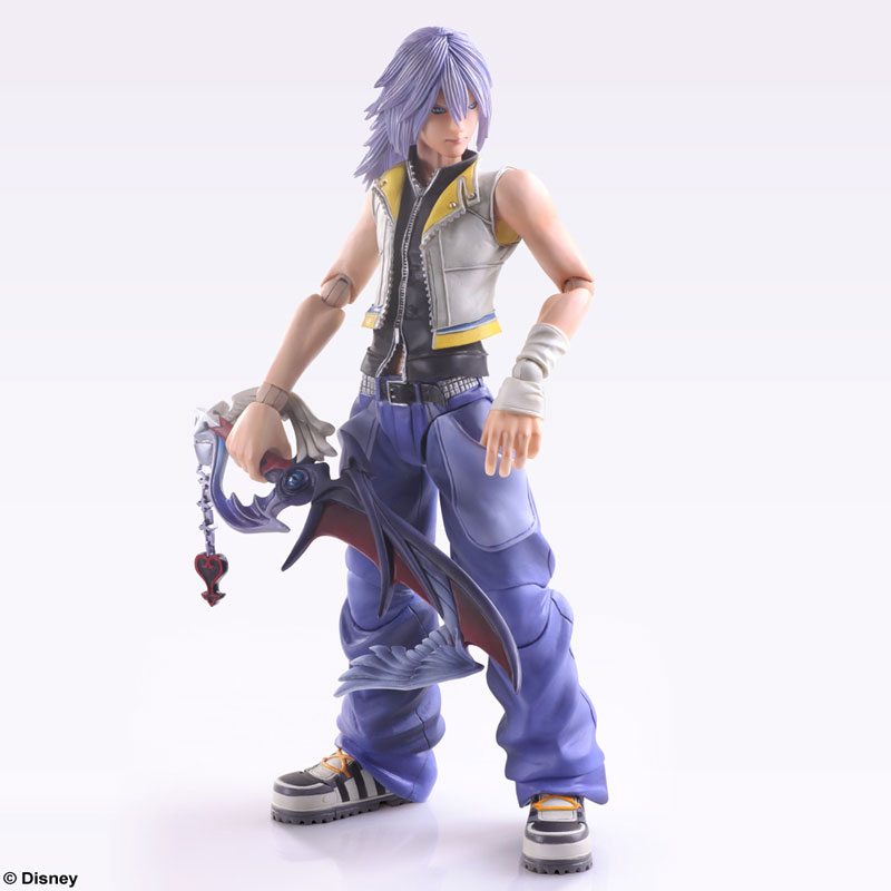 Kingdom Hearts II�s Halloween Town Sora and Riku Get PlayArts Kai