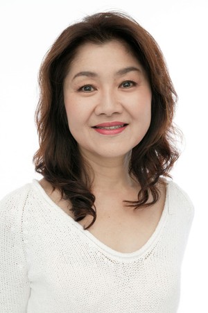 Headshot of voice actress Yōko Kawanami