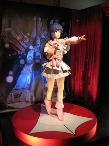 macross statue