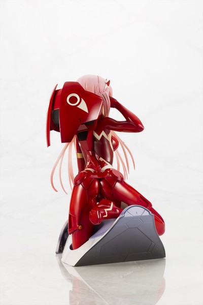 kotobukiya darling in the franxx zero two ani statue