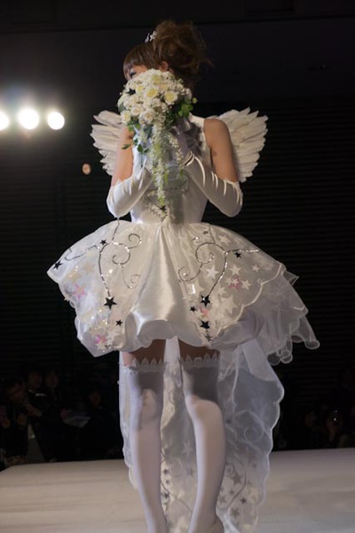 CLAMP's Card Captor Sakura Wedding Dress Walked Down Runway - Interest ...