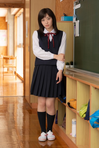 Image of Sakura Kiryū in costume for live-action Strobe Edge series