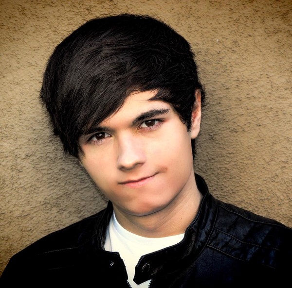 Zach sorgen фото певца Voice Actor Zach Aguilar to Be Guest at Otakon 2016 - Anime News Network